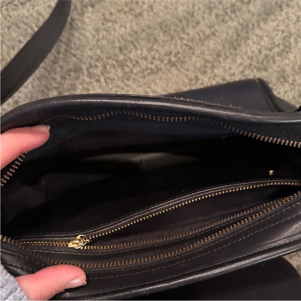 Vintage Coach Black Leather Crossbody Bag - Picture 4 of 5